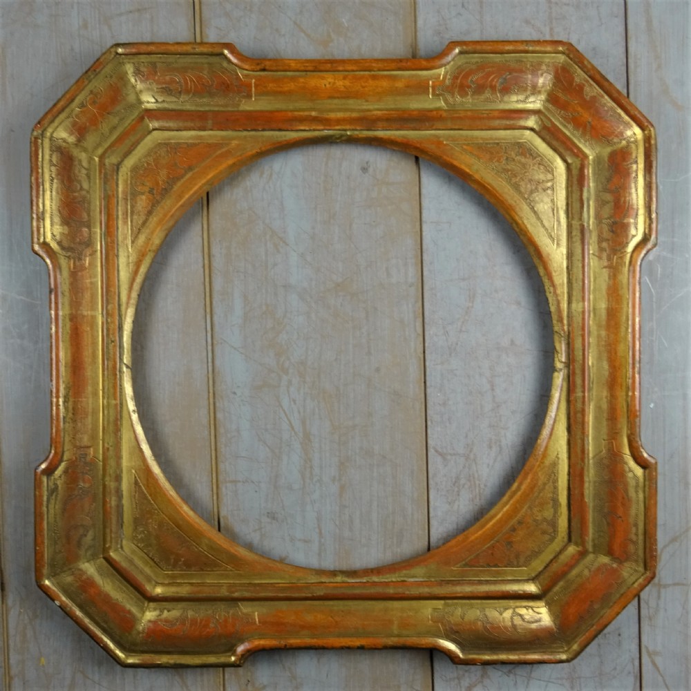 Gilt Italian Picture Frame Round Mount View III
