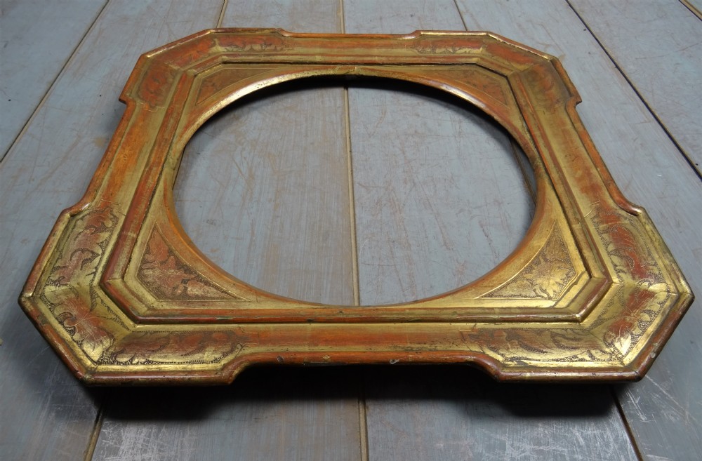 Gilt Italian Picture Frame Round Mount View XI