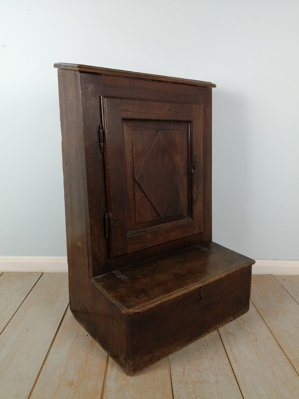 ANTIQUE ITALIAN PRIE-DIEU CABINET