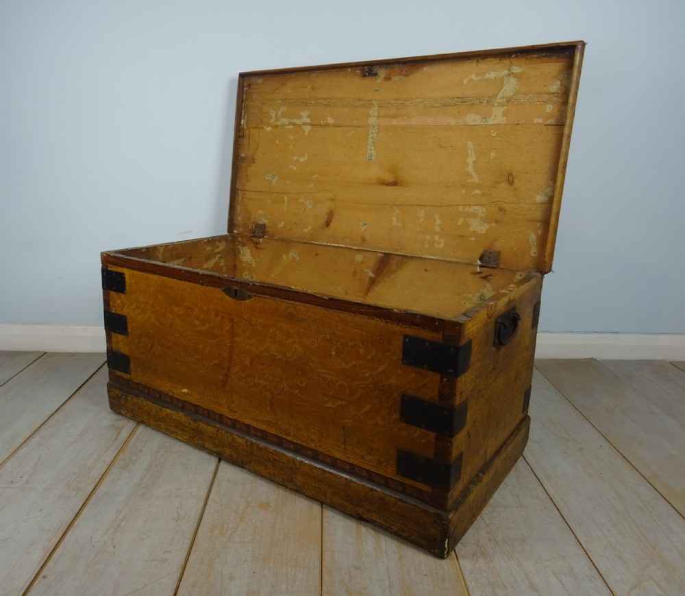 Original Victorian Hand Painted Travelling Trunk Chest View XI