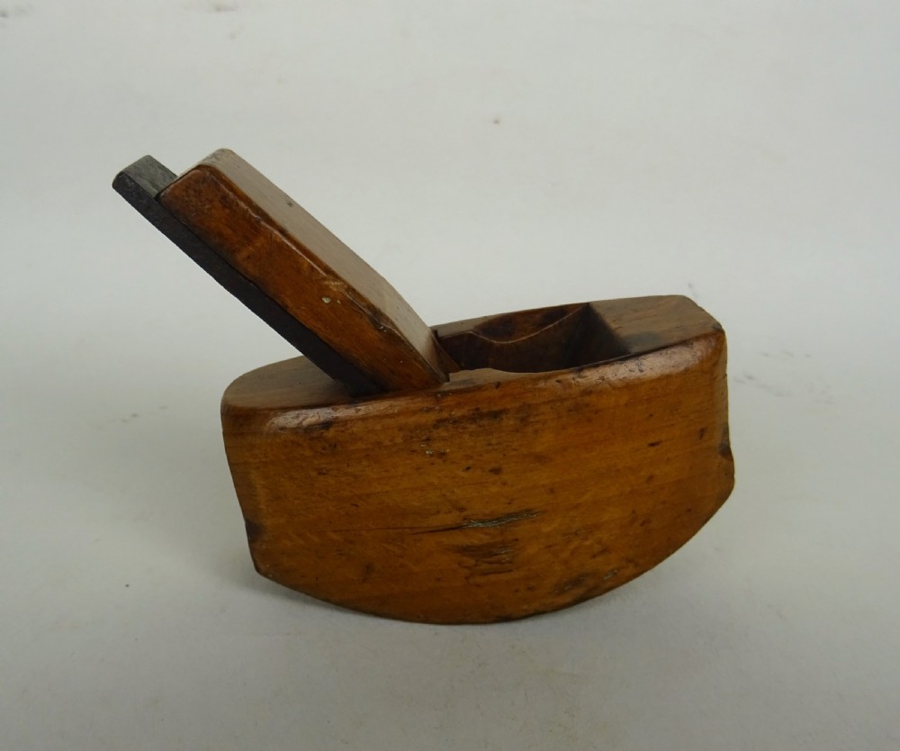 Victorian Violin Thumb Plane View V
