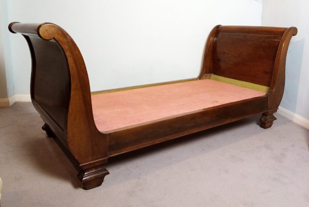 Italian Sleigh Bed Lit Bateau