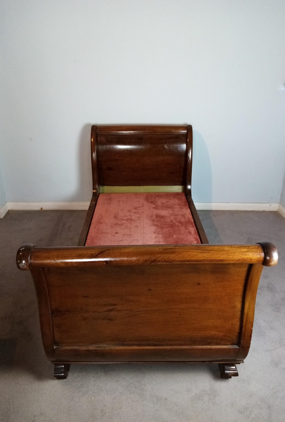 Italian Sleigh Bed Lit Bateau View III