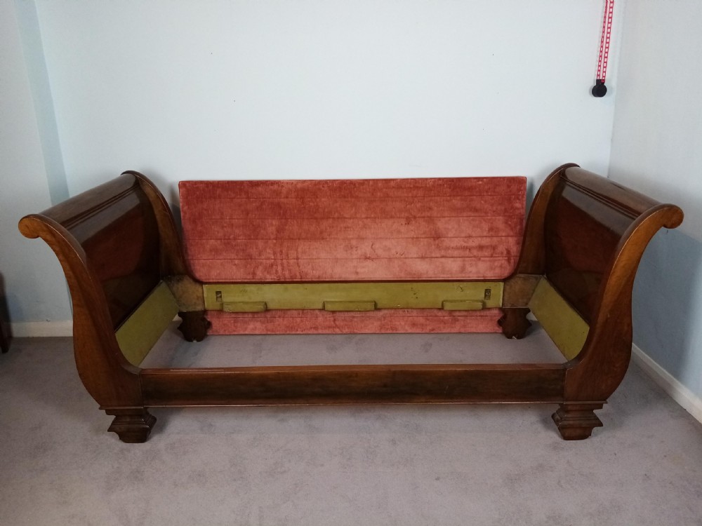 Italian Sleigh Bed Lit Bateau View IV