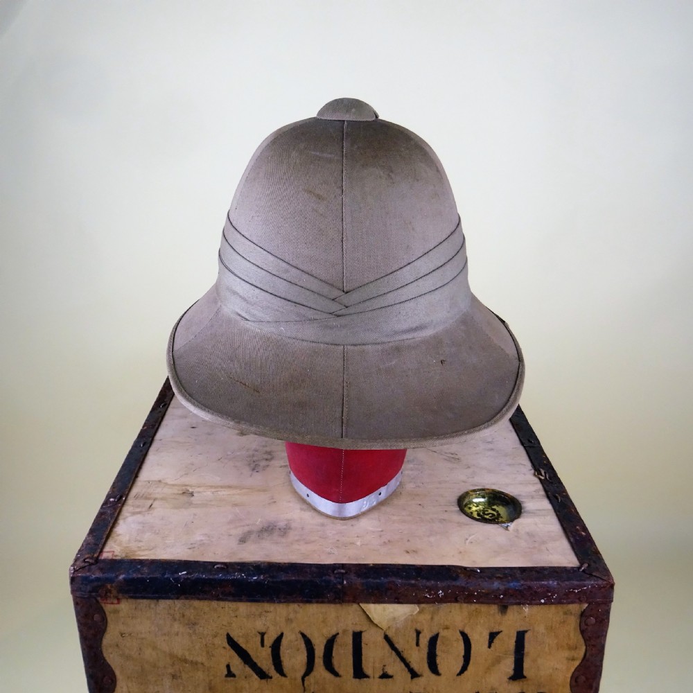 WW2 1942 Pith Helmet in Excellent Condition  View IV