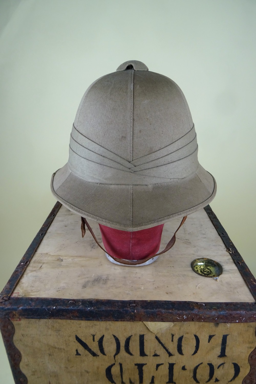 WW2 1942 Pith Helmet in Excellent Condition  View VIII