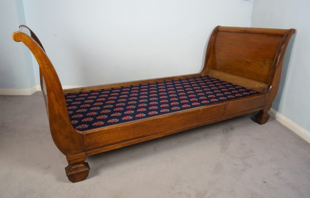 Antique Italian Sleigh Bed Lit Bateau View VI