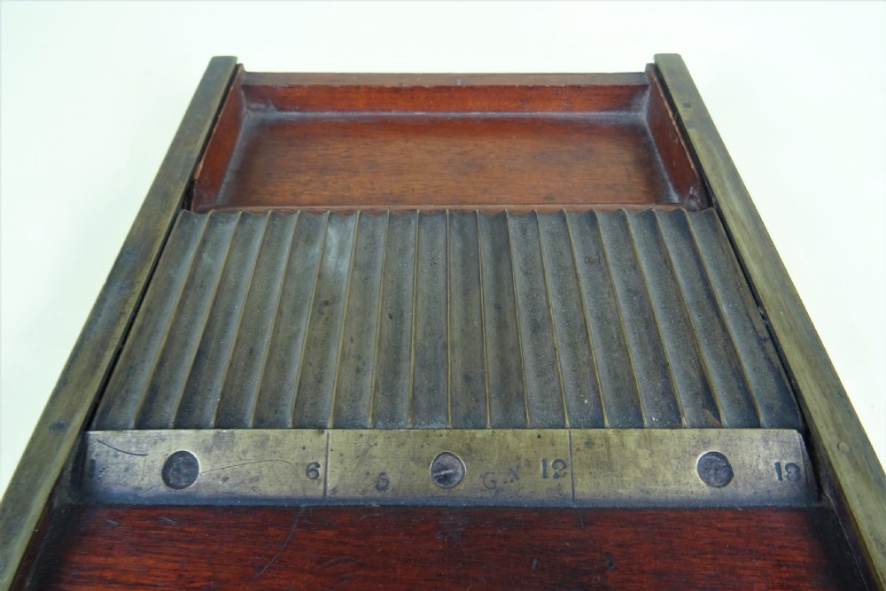 19th century Chemist's pill-making machine View VI
