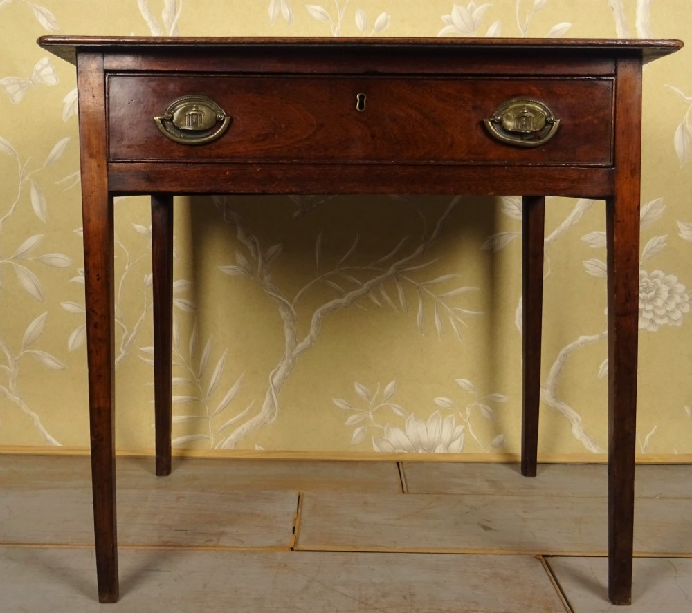 Elegant Country Georgian small Side Table or Writing Desk