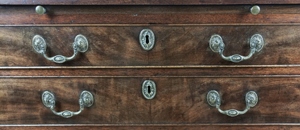 Georgian c1750 Small Proportioned Bachelors Chest of Drawers View XI
