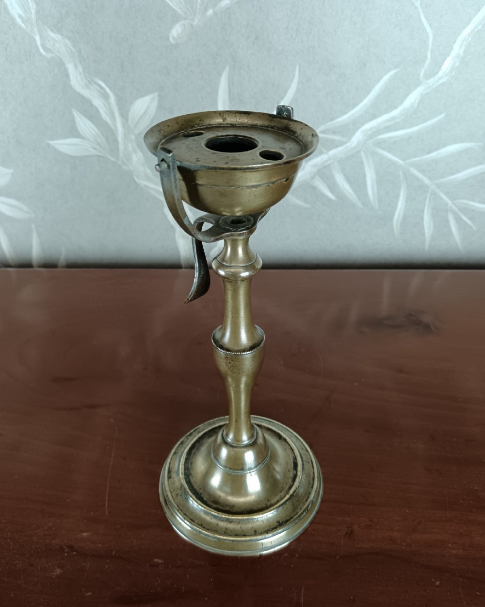 Antique brass oil lamp with a gimballed (swivelling) bowl View IV