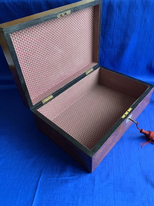 VICTORIAN WALNUT BOX - ADDITIONAL PHOTO 3
