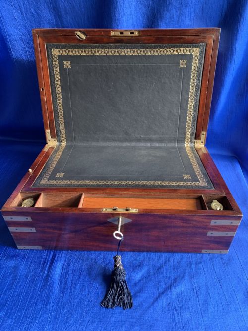 GEORGIAN MAHOGANY CAMPAIGN BRASS BOUND WRITING SLOPE - ADDITIONAL PHOTO 3