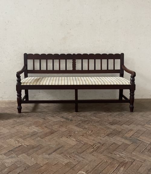 Scalloped Detail Hallway Bench 