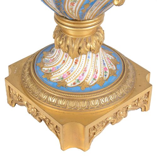 FINE QUALITY PAIR OF FRENCH SEVRES STYLE PORCELAIN VASES - ADDITIONAL PHOTO 3