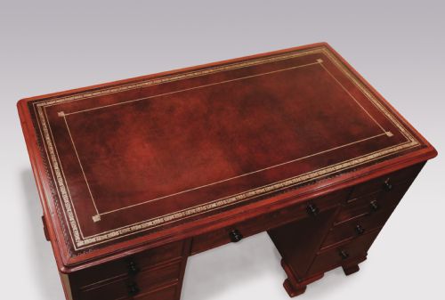 SMALL GEORGE III MAHOGANY PEDESTAL DESK - ADDITIONAL PHOTO 2