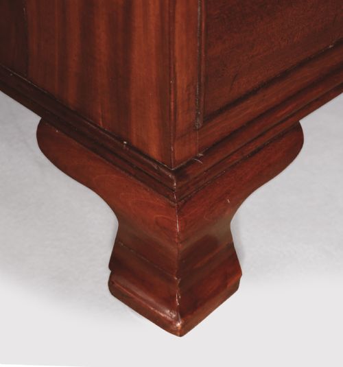 SMALL GEORGE III MAHOGANY PEDESTAL DESK - ADDITIONAL PHOTO 4
