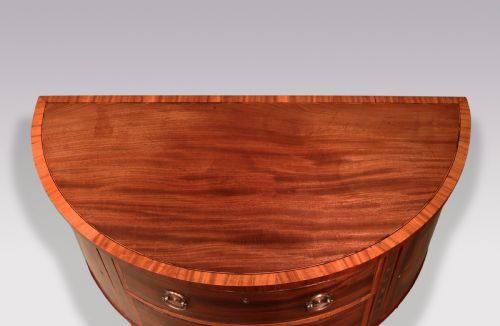 A SMALL SHERATON PERIOD SATINWOOD HALF ROUND COMMODE - ADDITIONAL PHOTO 2