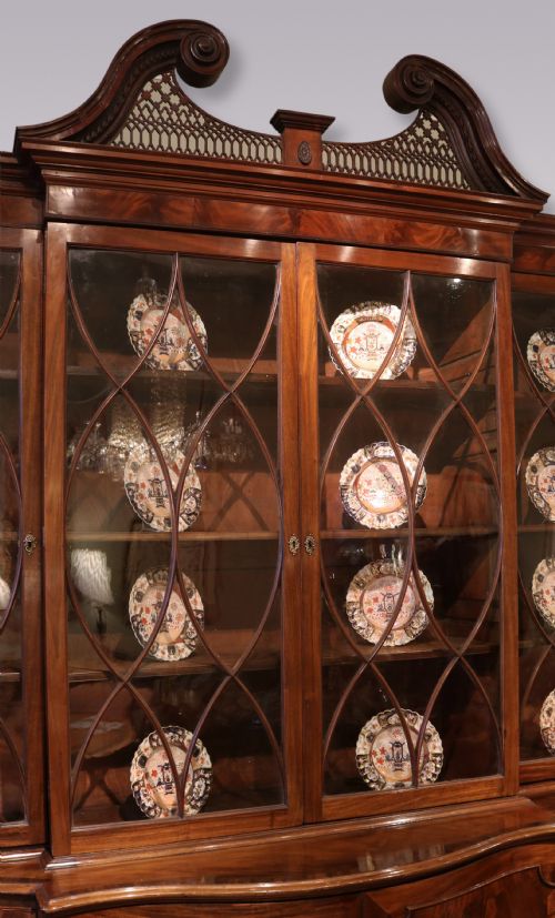ANTIQUE CHIPPENDALE PERIOD MAHOGANY BREAKFRONT BOOKCASE - ADDITIONAL PHOTO 1