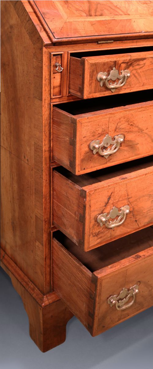 ANTIQUE GEORGE II PERIOD SMALL WALNUT BUREAU - ADDITIONAL PHOTO 4