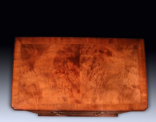 ANTIQUE GEORGE II PERIOD WALNUT CHEST OF DRAWERS - ADDITIONAL PHOTO 2