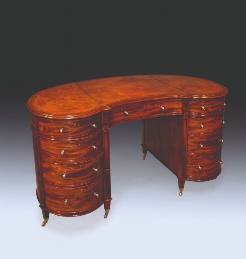 FINE QUALITY 19TH CENTURY MAHOGANY KIDNEY SHAPED PEDESTAL DESK - ADDITIONAL PHOTO 1