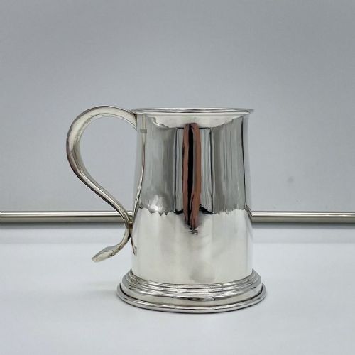 Mid 20th Century Modern Sterling Silver Pint Mug Birmingham 1961 Roberts & Dore