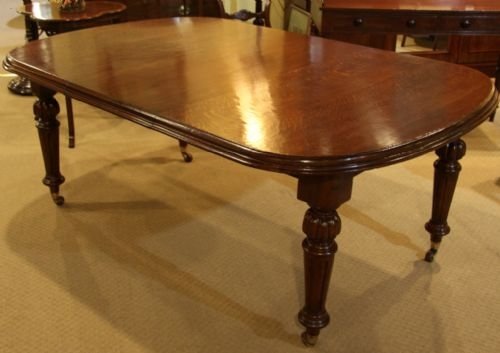 A Victorian Oak Extending Dining Table Seating 8 with One Leaf Circa 1880