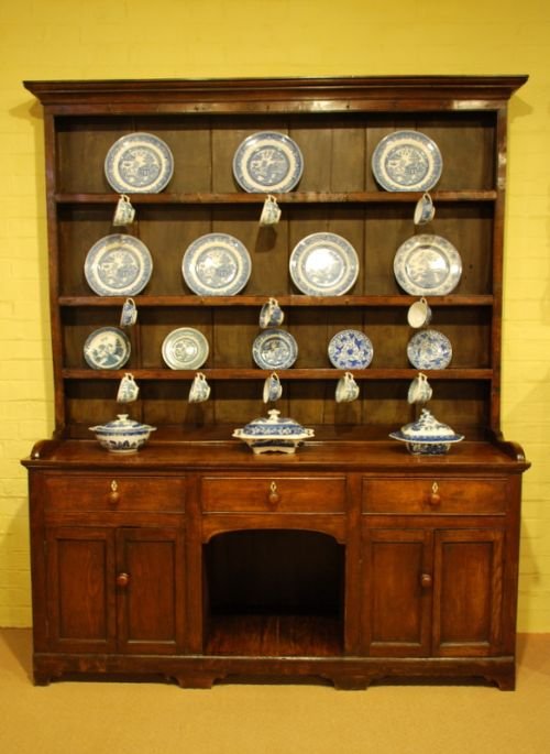 A 19th Century Oak Dressser with Plate Rack