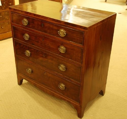 fig 1. A Good Early 19th Century Mahogany Chest of Drawers of Small Proportions