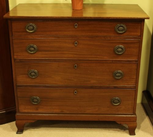A George III Chest of Drawers in Mahogany