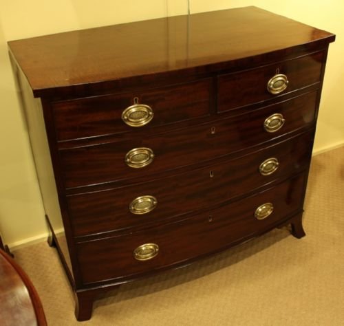 fig 1. A Georgian Mahogany Bow-fronted Chest of Drawers