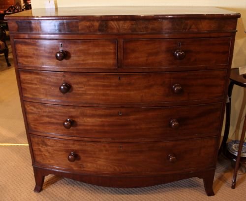 Georgian Mahogany Bow Fronted Chest of Drawers