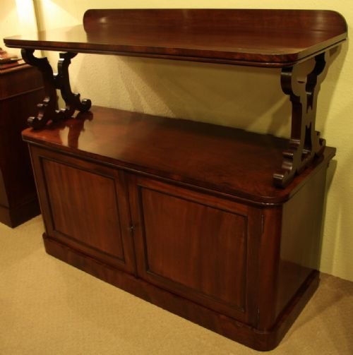 A Very Good Quality Victorian Mahogany Buffet