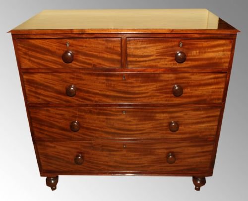 Georgian Mahogany Chest of Drawers