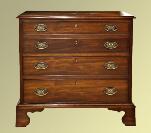 Victorian Mahogany Chest of Drawers
