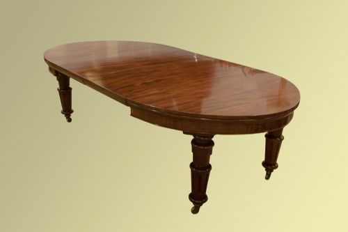 Good Quality Victorian Mahogany Two Leaf Dining Table