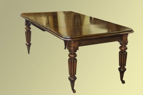 Victorian Two-leaf Extending Dining Table on Reeded Legs