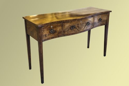 18th Century Mahogany Serpentine Serving Table with Good Original Colour