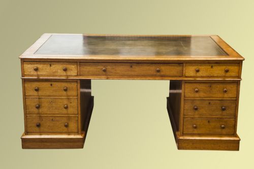 Impressive and Fine Quality Victorian Golden Oak Partners Pedestal Desk