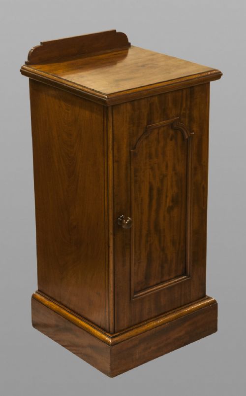 Mahogany/walnut Victorian Bedside Cupboard