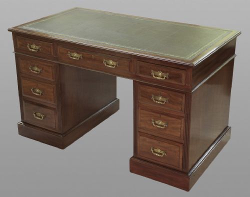Late Victorian Good Quality Mahogany Pedestal Desk
