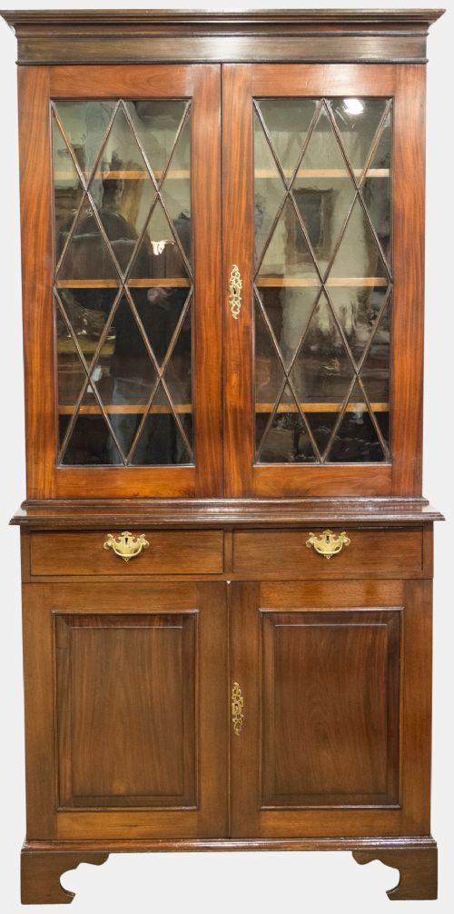 Diamond Glazed Pedestal Bookcase