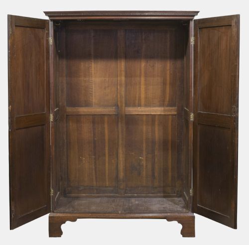 fig 1. George III Mahogany Wardrobe
