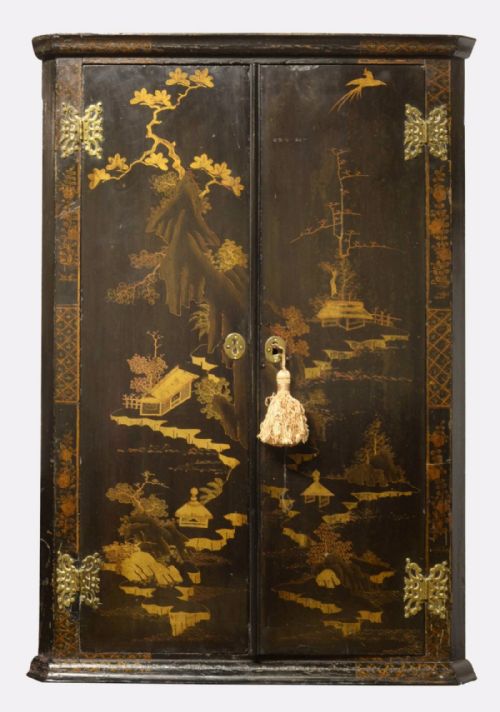 18th Century Dutch Chinoiserie Corner Cupboard