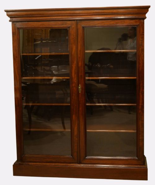 Mahogany Free Standing Bookcase