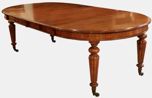 Early Victorian Mahogany Extending Dining Table