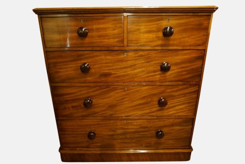 Victorian Mahogany Chest of Drawers
