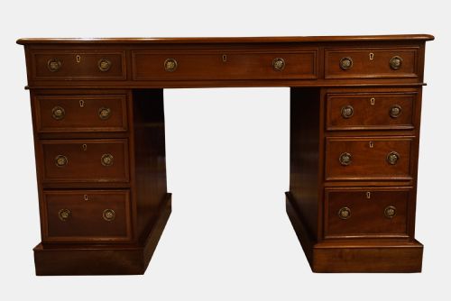 Victorian Mahogany Kneehole Desk