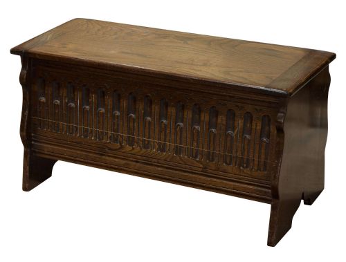 A Small Ipswich 6 Plant Coffer with Carved Front